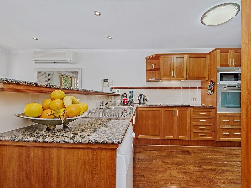 33 John Lund Drive, Hope Island QLD 4212