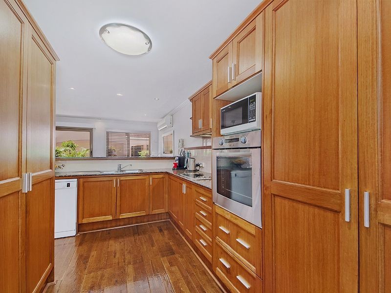 33 John Lund Drive, Hope Island QLD 4212