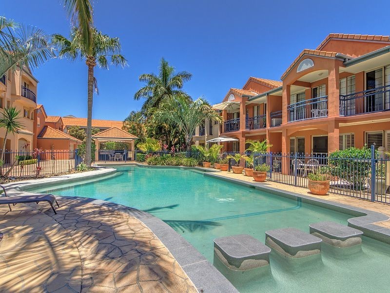 33 John Lund Drive, Hope Island QLD 4212