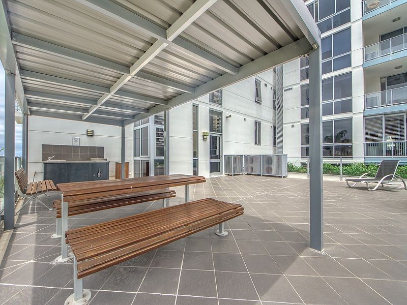 601/4 Como crescent, Southport QLD 4215