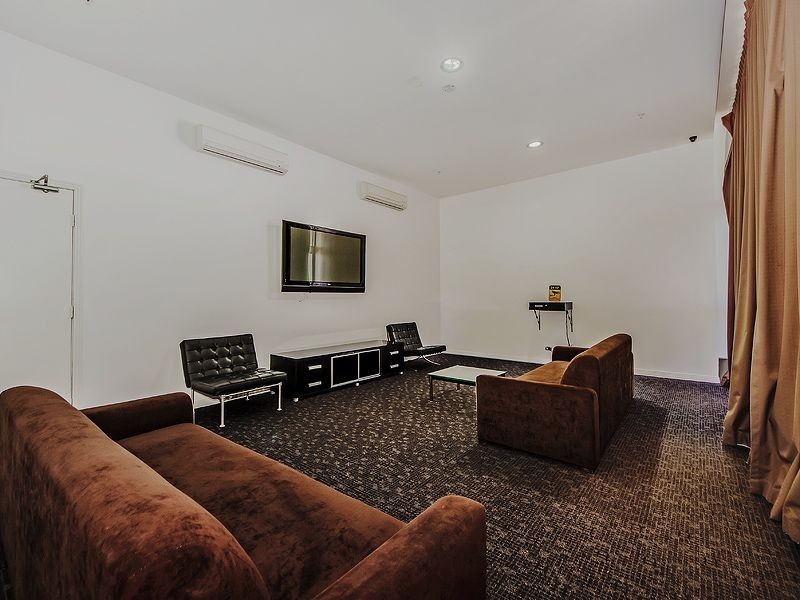 601/4 Como crescent, Southport QLD 4215