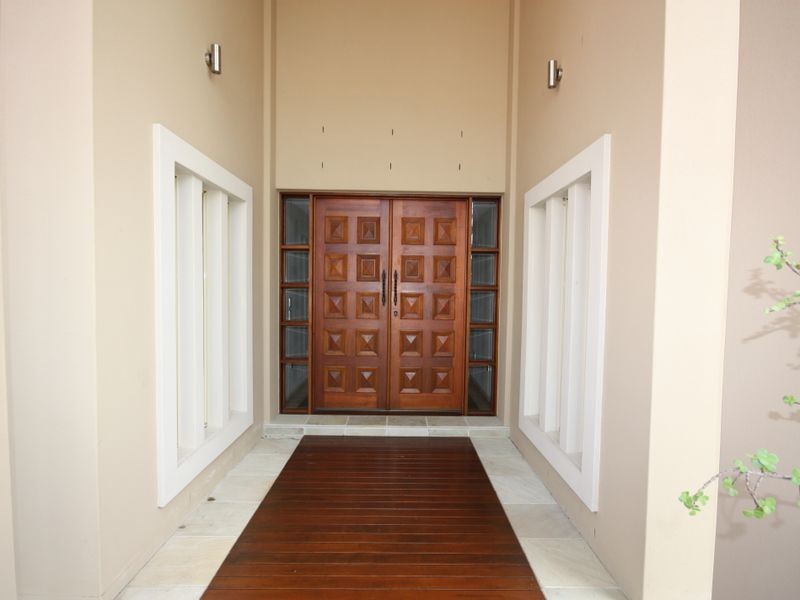 Hope Island QLD 4212