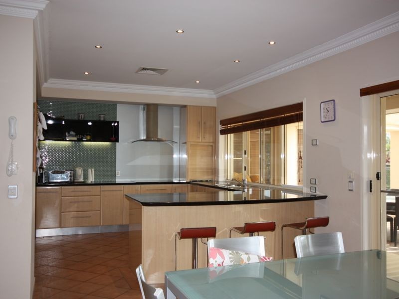 Hope Island QLD 4212