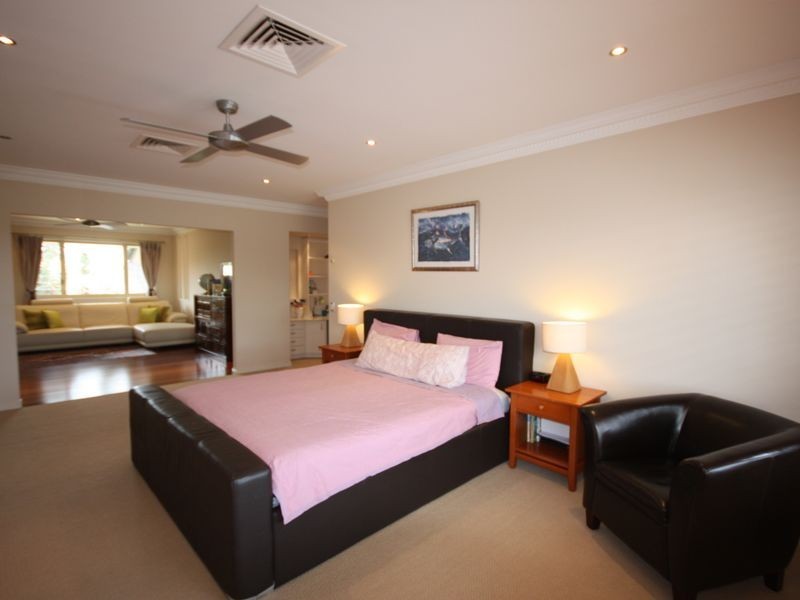 Hope Island QLD 4212