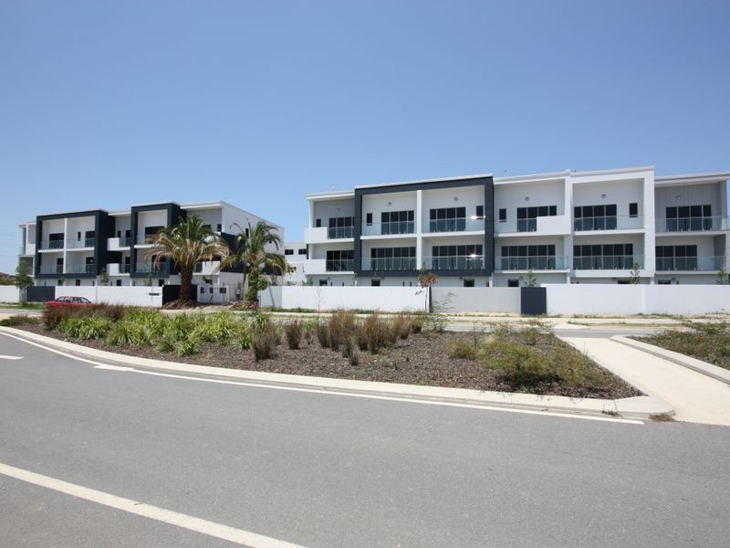 Hope Island QLD 4212