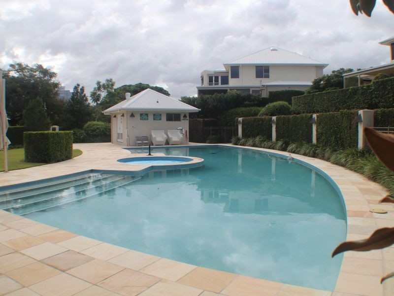 5118 Chalons Field East Ross street, Benowa QLD 4217