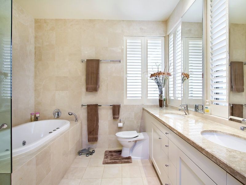 5118 Chalons Field East Ross street, Benowa QLD 4217