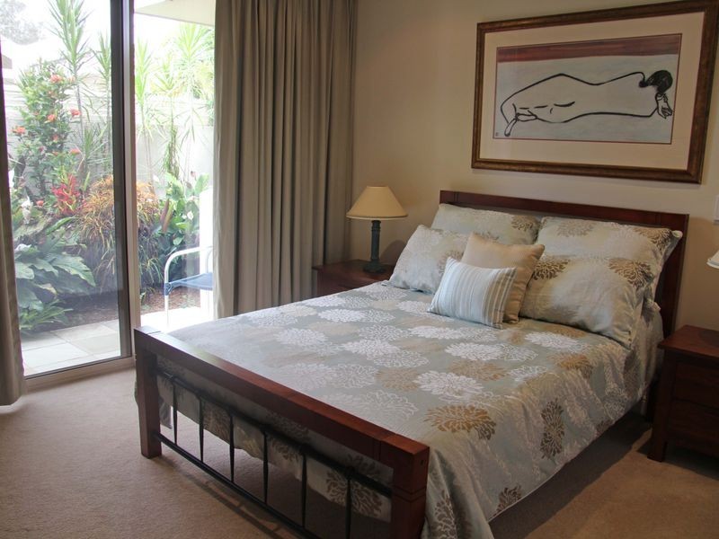 5118 Chalons Field East Ross street, Benowa QLD 4217