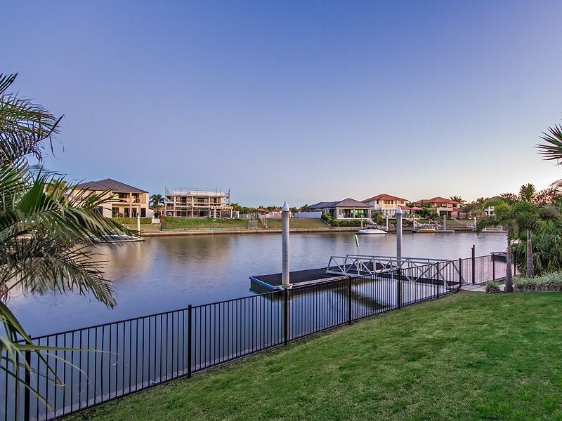 2302 Belmont Ct, Hope Island QLD 4212