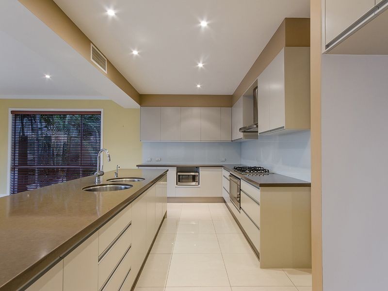 2302 Belmont Ct, Hope Island QLD 4212