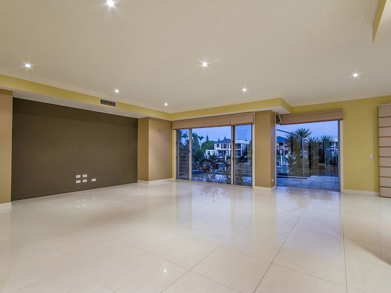 2302 Belmont Ct, Hope Island QLD 4212