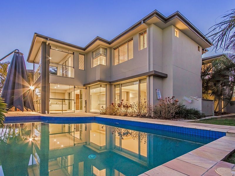 2302 Belmont Ct, Hope Island QLD 4212