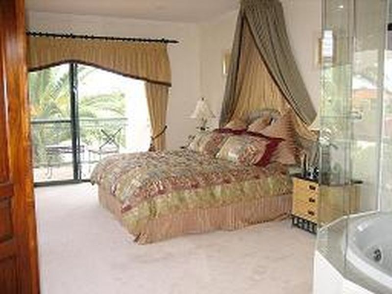Hope Island QLD 4212