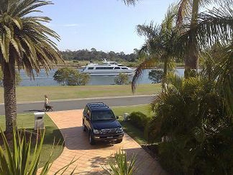 Hope Island QLD 4212
