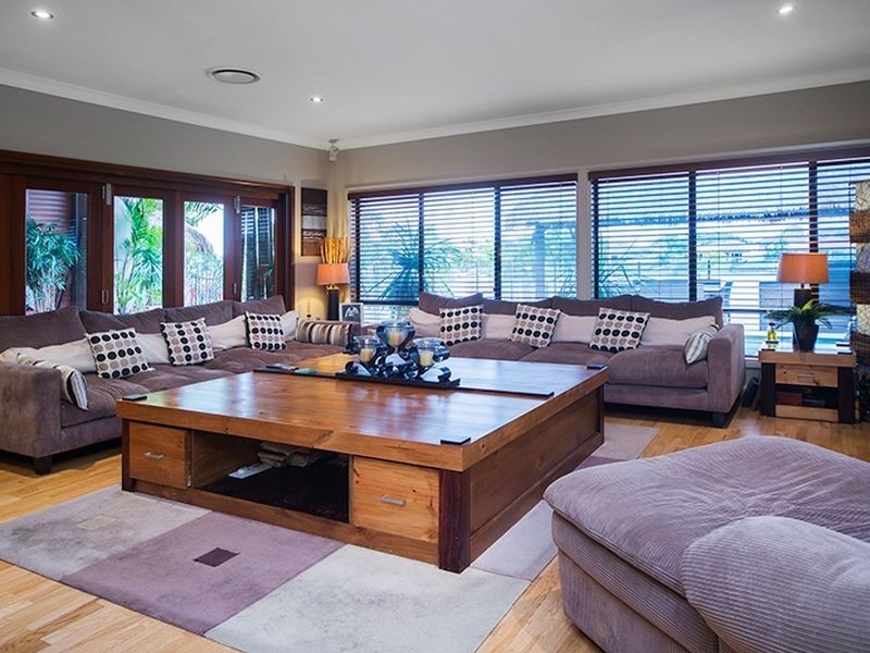 90 The Peninsula, Helensvale QLD 4212