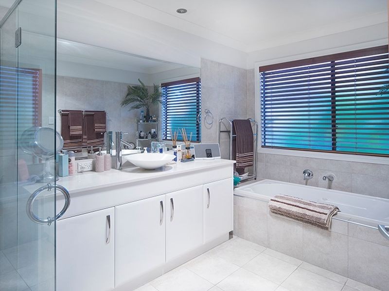 90 The Peninsula, Helensvale QLD 4212