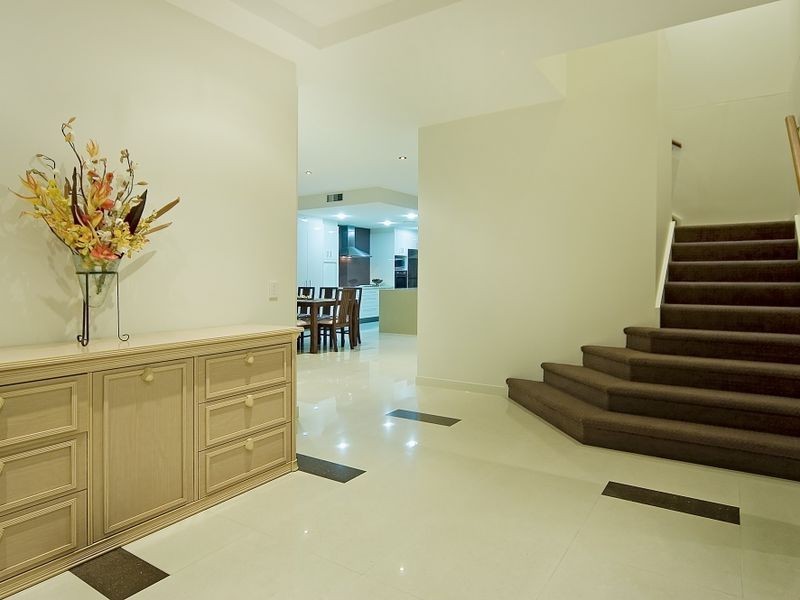 Hope Island QLD 4212