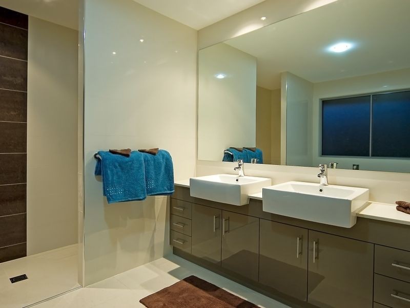 Hope Island QLD 4212