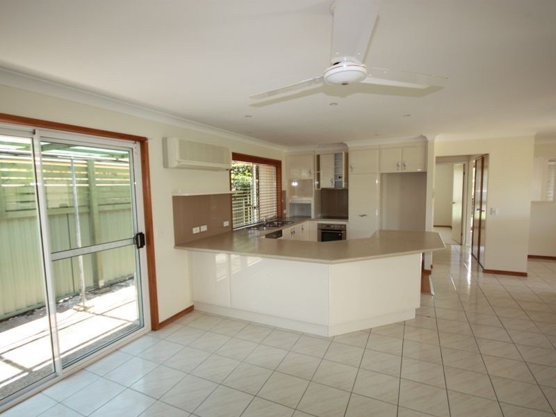 Hollywell QLD 4216