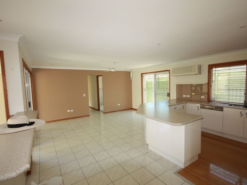 Hollywell QLD 4216