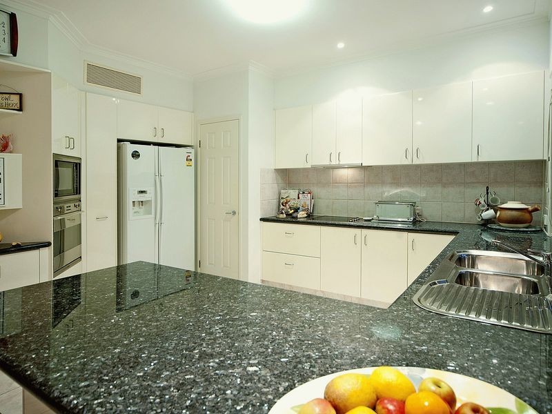 1622 Riverdale Drive, Hope Island QLD 4212