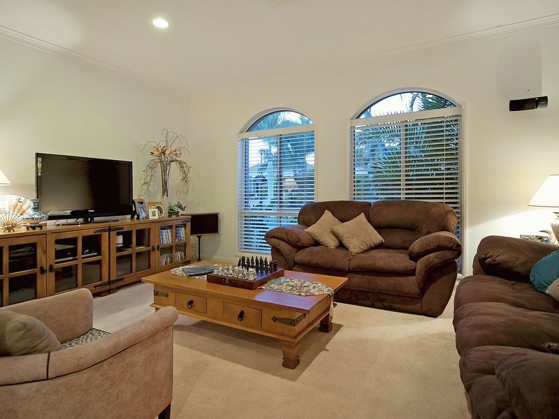 1622 Riverdale Drive, Hope Island QLD 4212