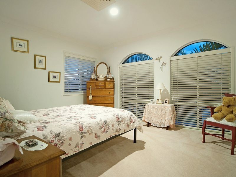 1622 Riverdale Drive, Hope Island QLD 4212