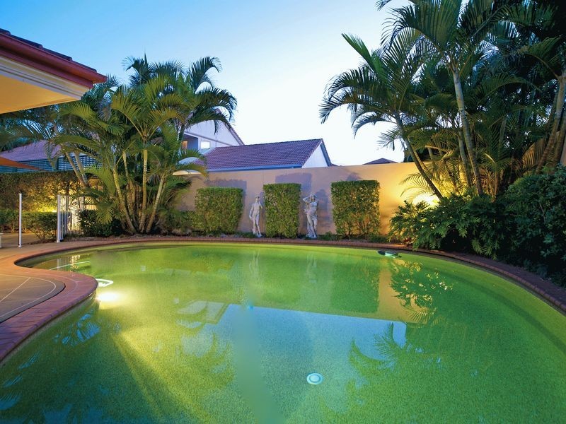 1622 Riverdale Drive, Hope Island QLD 4212