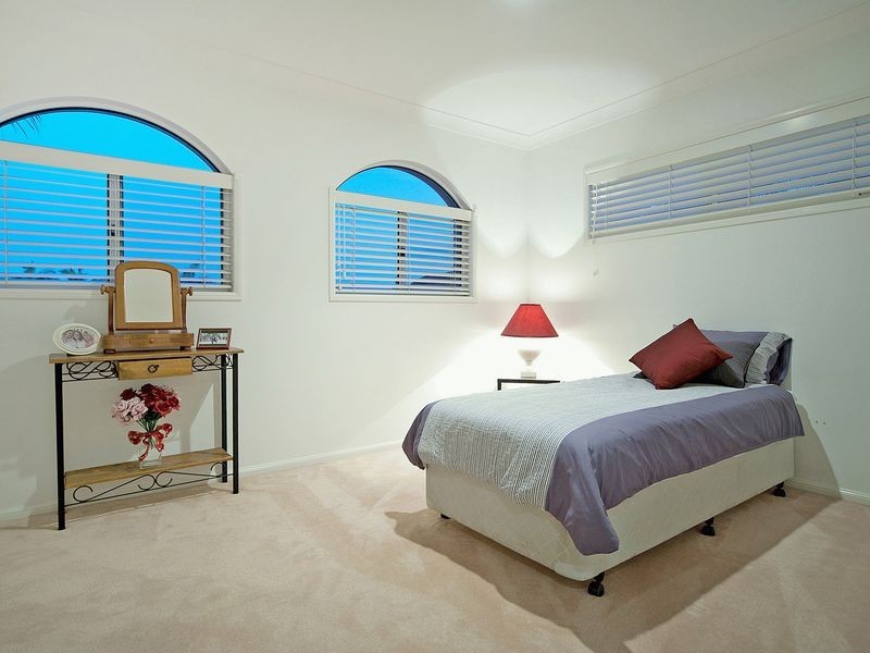 1622 Riverdale Drive, Hope Island QLD 4212