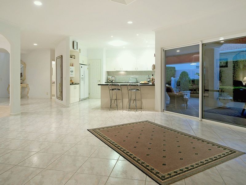 1622 Riverdale Drive, Hope Island QLD 4212