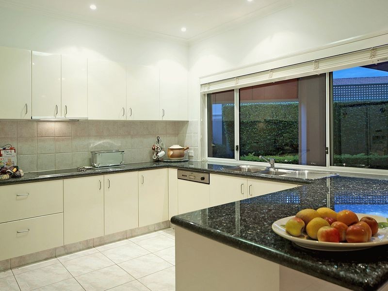 1622 Riverdale Drive, Hope Island QLD 4212