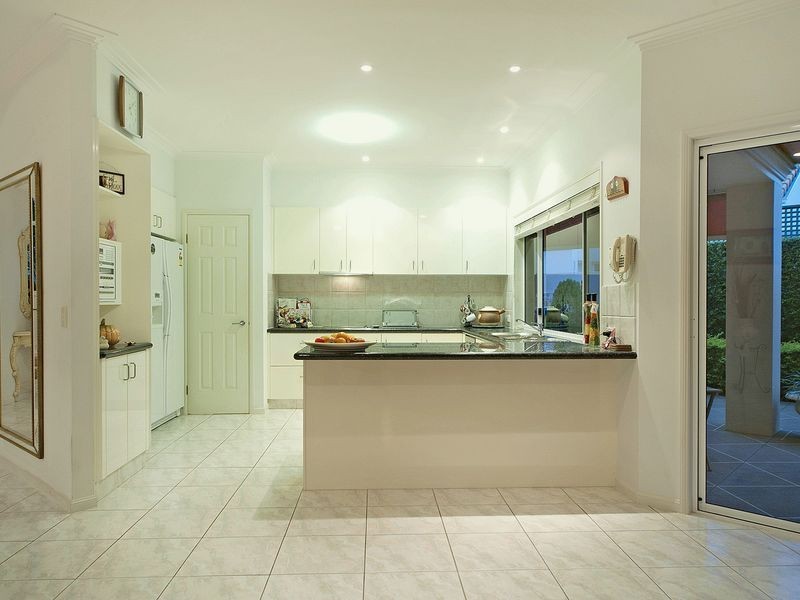 1622 Riverdale Drive, Hope Island QLD 4212