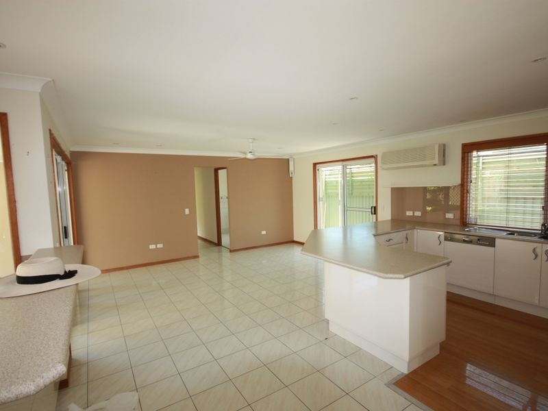 Hollywell QLD 4216