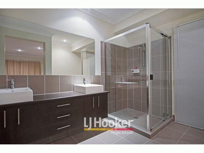 27 Rhodium Crescent, Hope Island QLD 4212