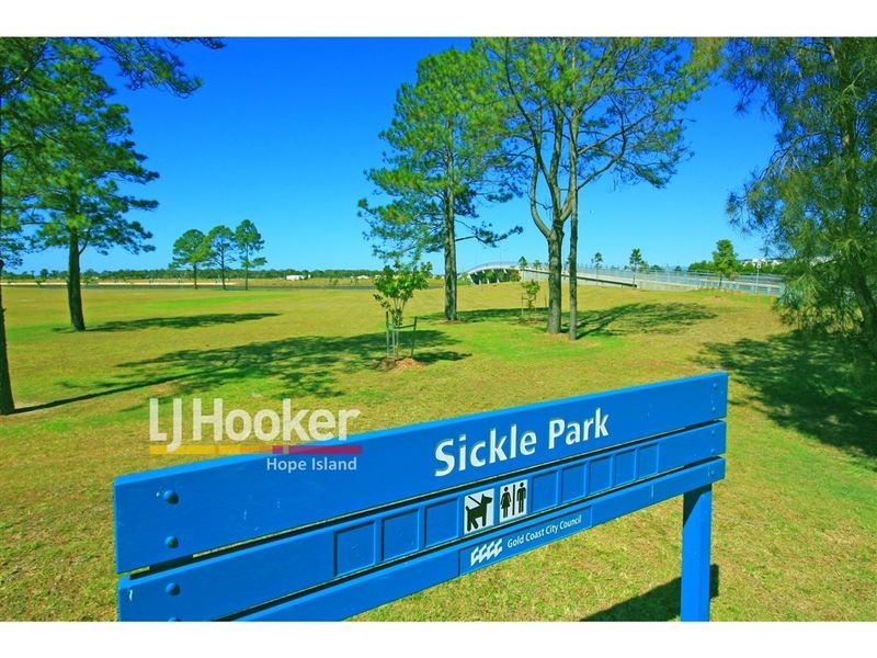 27 Rhodium Crescent, Hope Island QLD 4212