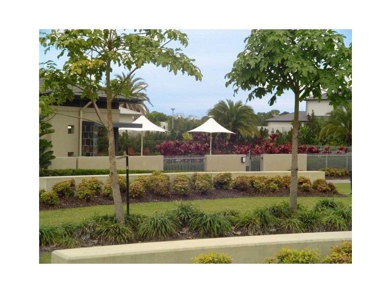 6107 The Lakes Drive, Hope Island QLD 4212
