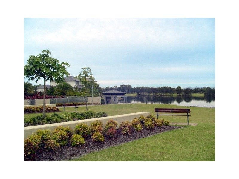 6107 The Lakes Drive, Hope Island QLD 4212