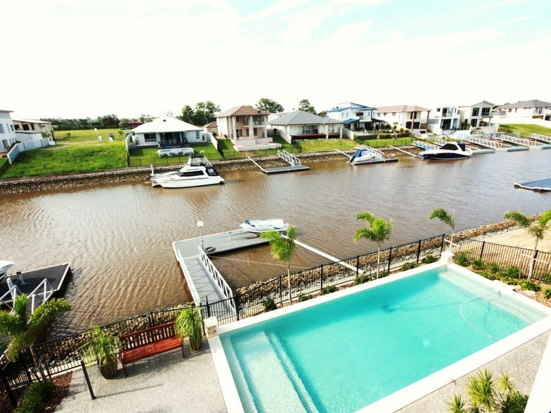 Hope Island QLD 4212