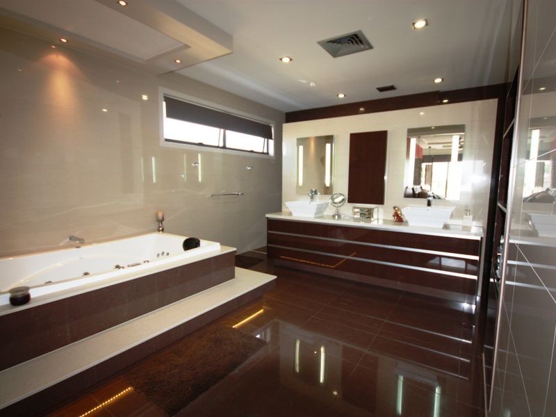 Hope Island QLD 4212