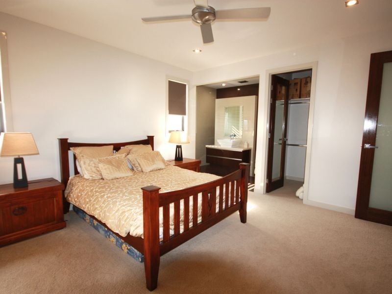 Hope Island QLD 4212