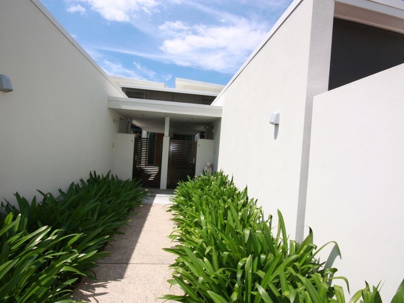 Hope Island QLD 4212