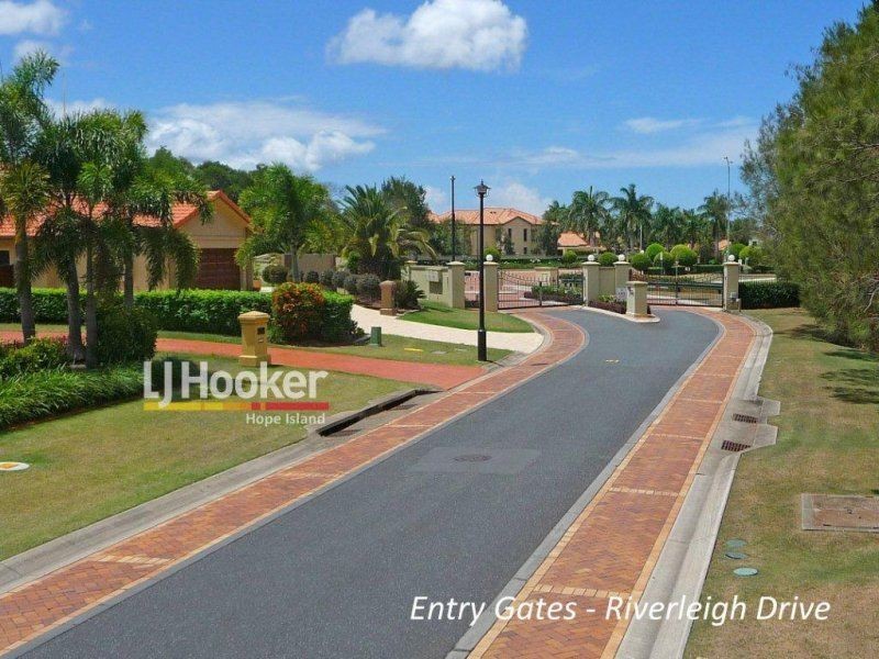 3158 Riverleigh Drive, Hope Island QLD 4212