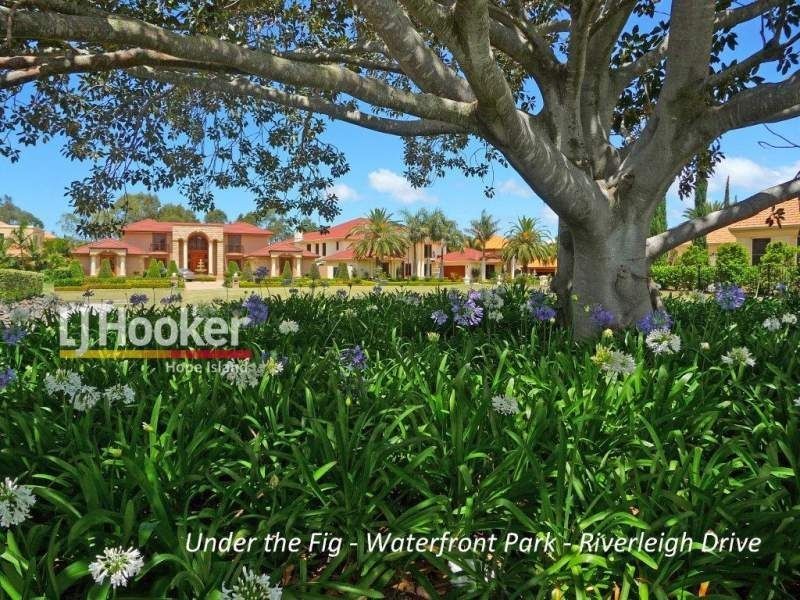 3158 Riverleigh Drive, Hope Island QLD 4212