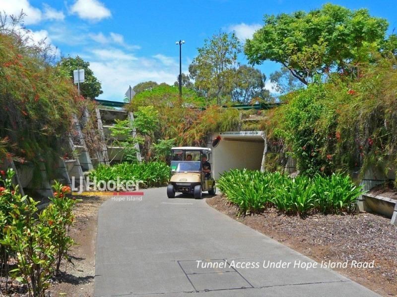 3158 Riverleigh Drive, Hope Island QLD 4212
