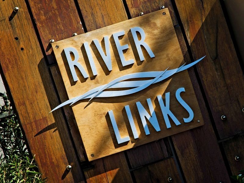 33 Southaven Drive, Helensvale QLD 4212