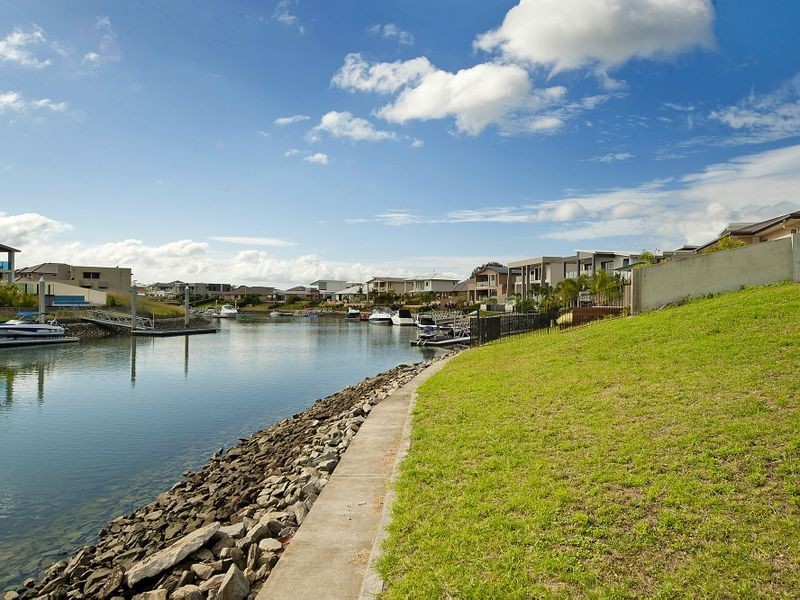 33 Southaven Drive, Helensvale QLD 4212