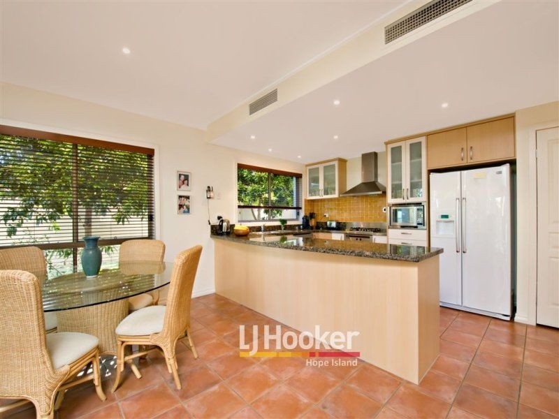 Hope Island QLD 4212