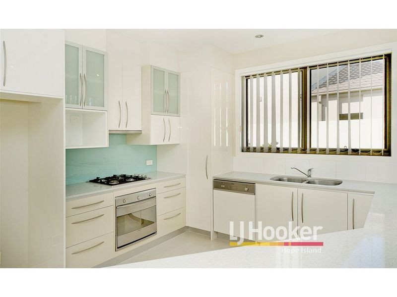 2804 Gracemere Cct E, Hope Island QLD 4212