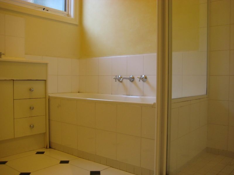 105 Eastwood Street, Kensington VIC 3031