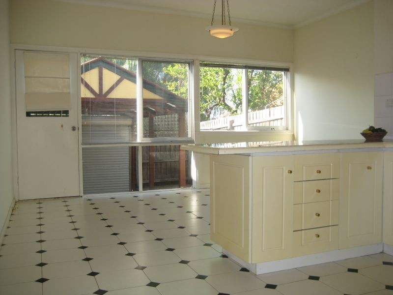 105 Eastwood Street, Kensington VIC 3031